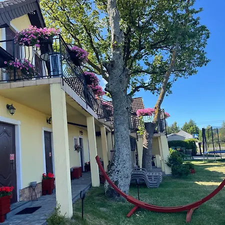 Pod Szumiacym Debem *