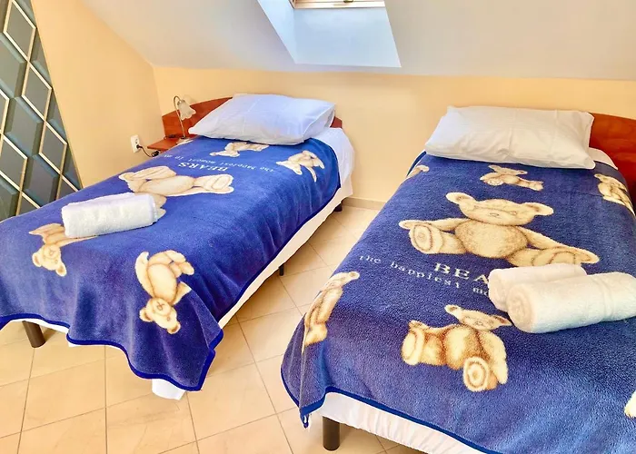 Pod Szumiacym Debem *